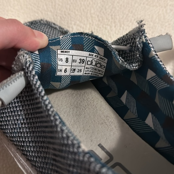 Hey Dude Wendy - Picture 5 of 5